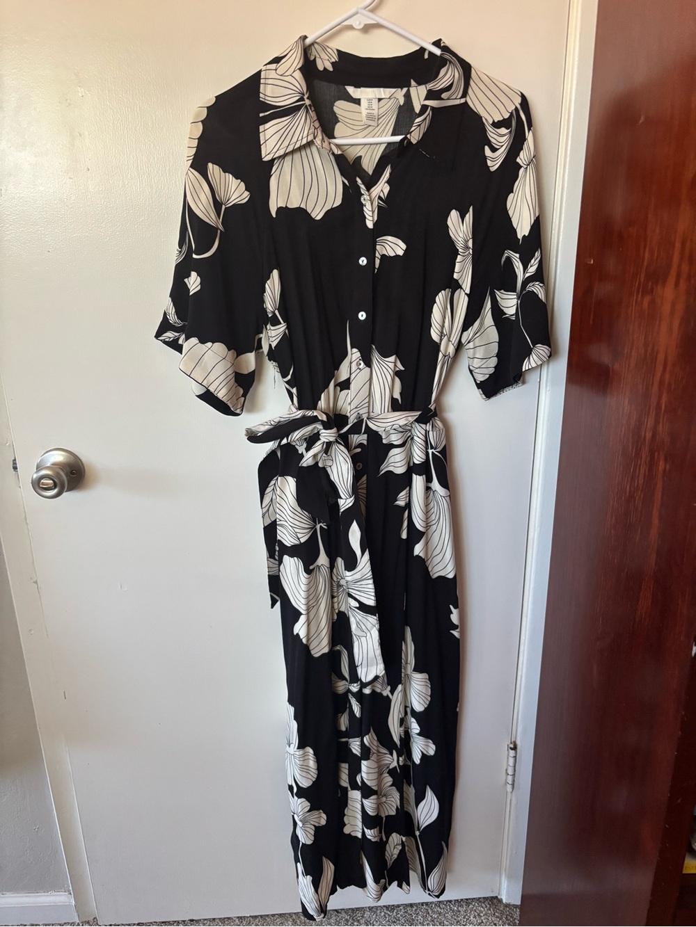 H&M Black and Cream Tie Belt Shirt Dress size Medium